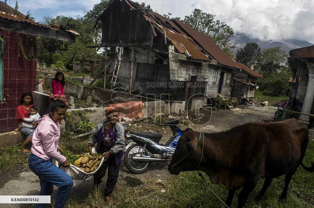 Ghost village in Sumatra abandoned since volcanic eruptions