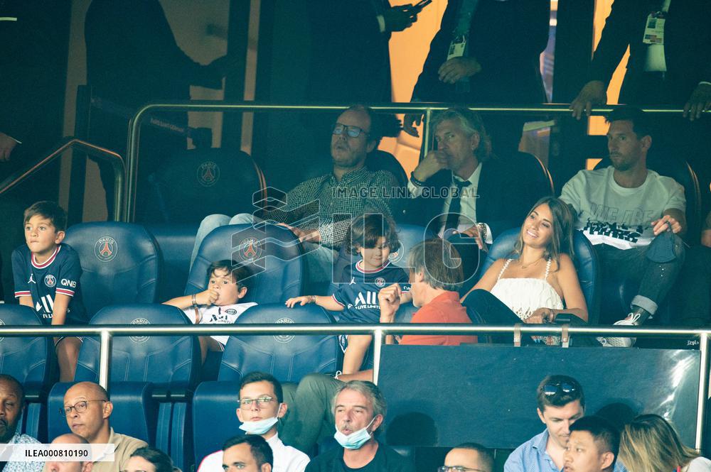 Messi And Neymar Watch PSG v Strasbourg