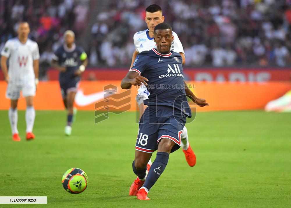 Ligue 1 - Paris Saint-Germain v Strasbourg