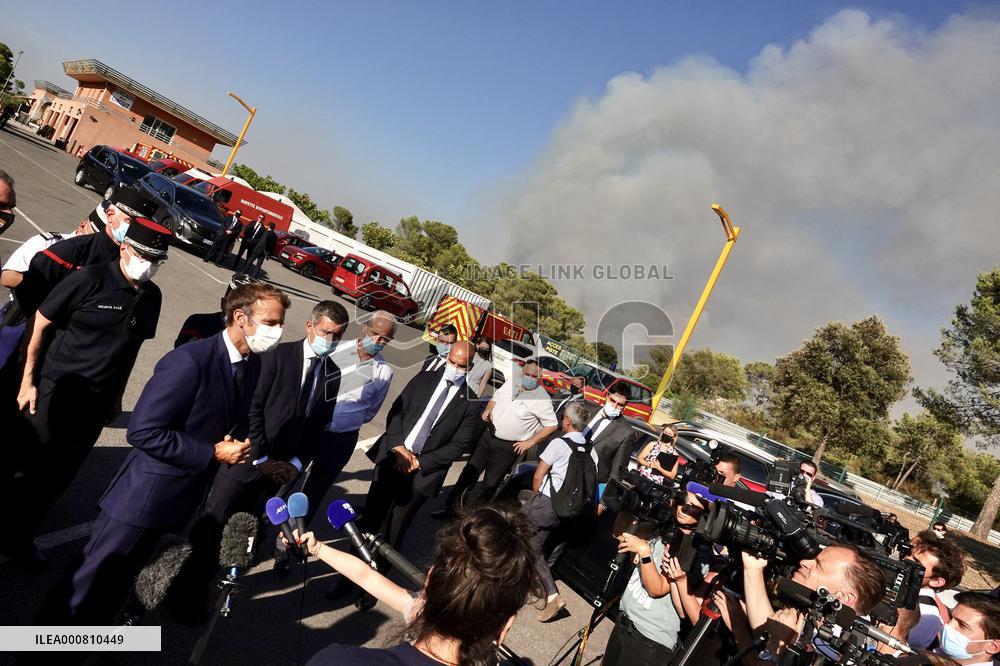 Macron visits wildfire area - Le Luc