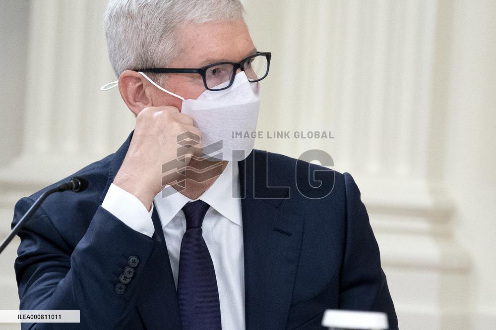 Cyberattacks Draw Tech, Bank CEOs to White House for Brainstorm