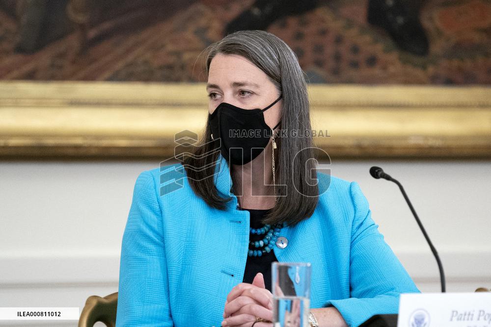Cyberattacks Draw Tech, Bank CEOs to White House for Brainstorm