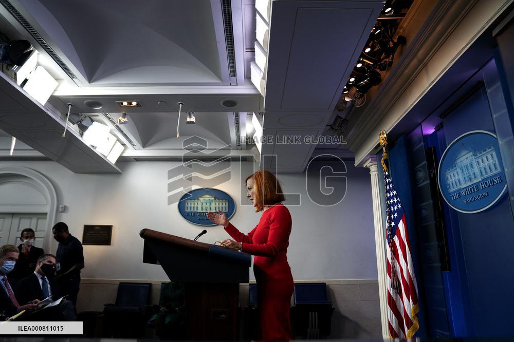 White House Holds Press Briefing