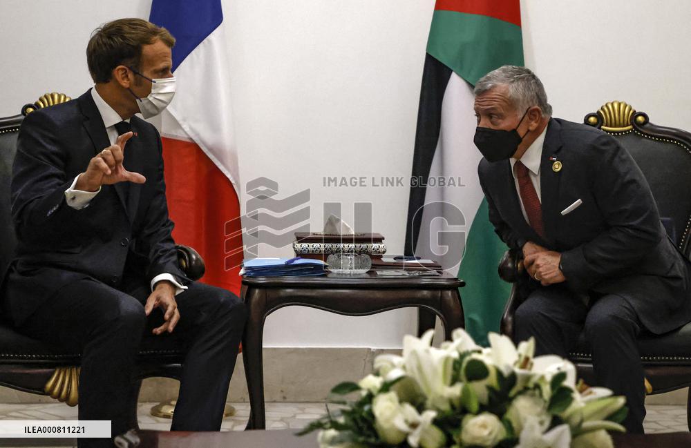 French President Emmanuel Macron meets with Jordan's King Abdullah II - Bagdhad