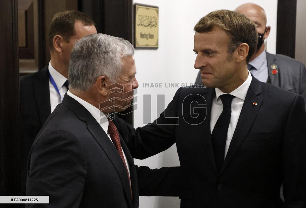French President Emmanuel Macron meets with Jordan's King Abdullah II - Bagdhad