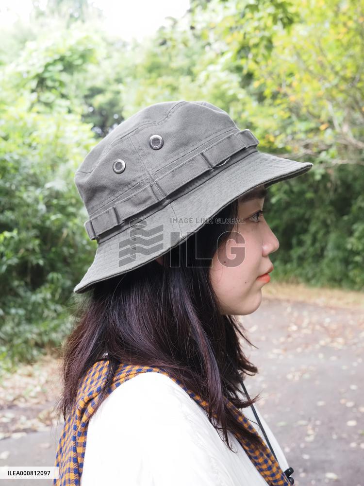 Chill out camping girls