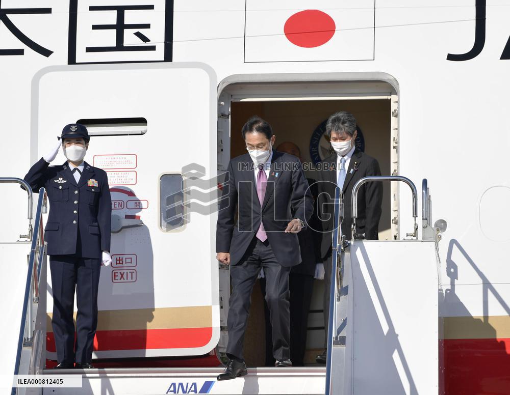 Japan PM Kishida back to Japan after U.N. climate summit