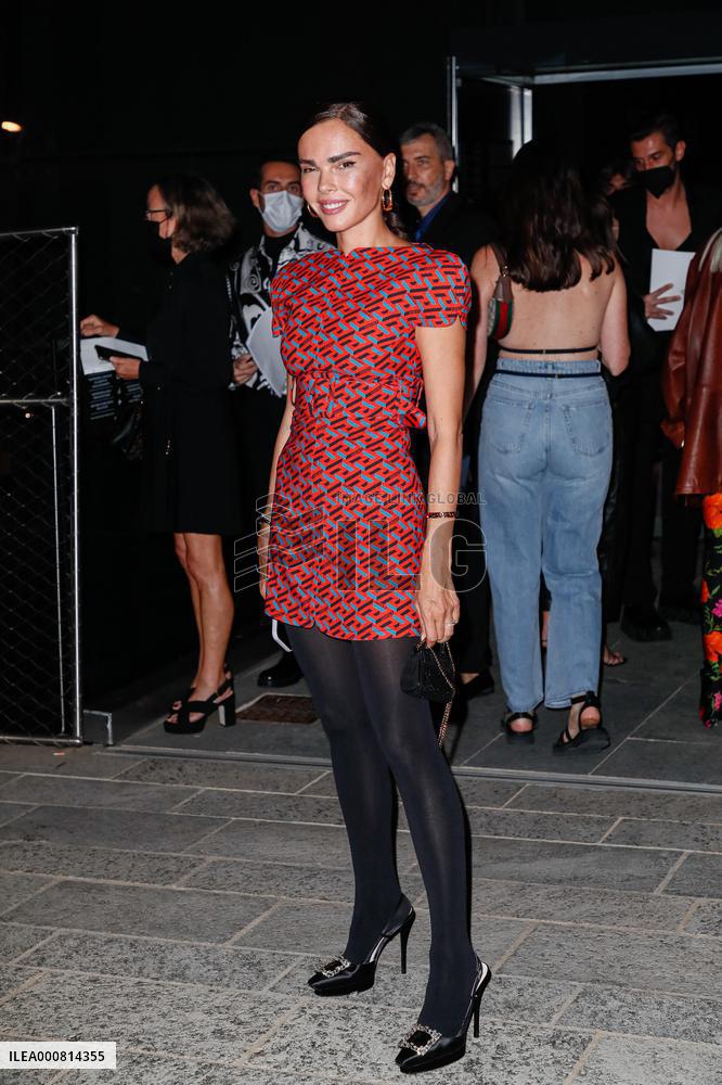 MFW - Versace Arrivals