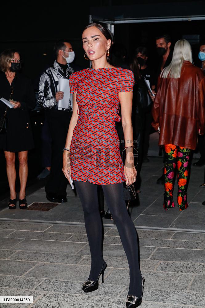 MFW - Versace Arrivals