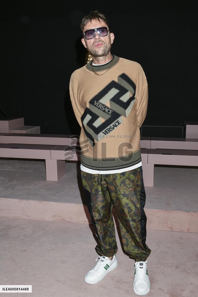 MFW - Versace Front Row