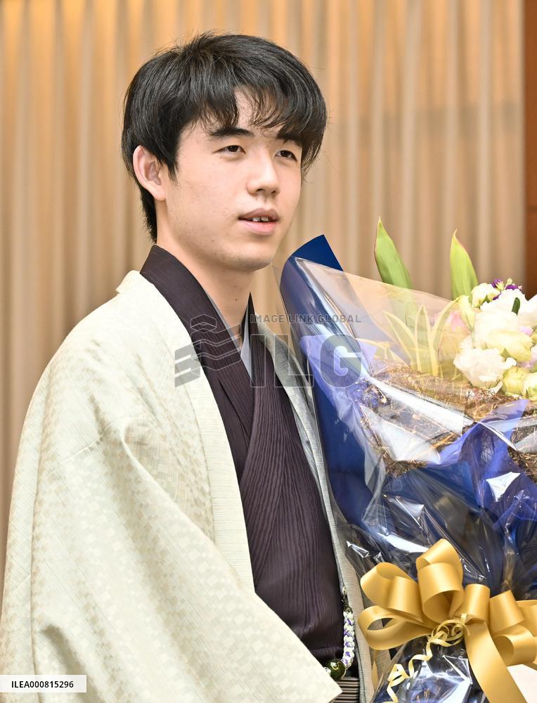 Fujii becomes youngest shogi player to hold 4 titles