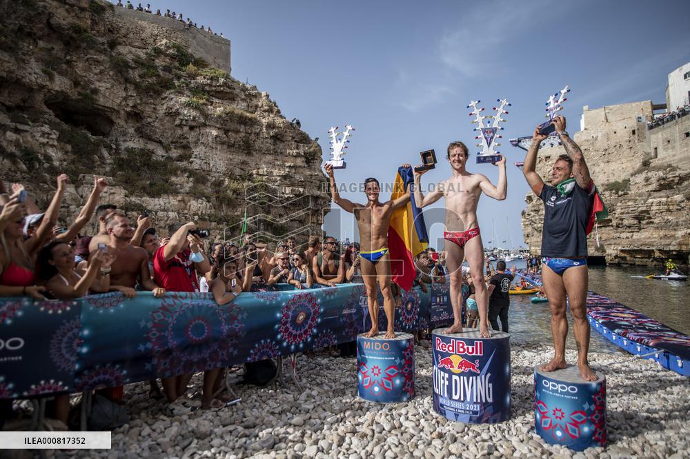 Red Bull Cliff Diving World Series - Gary Hunt
