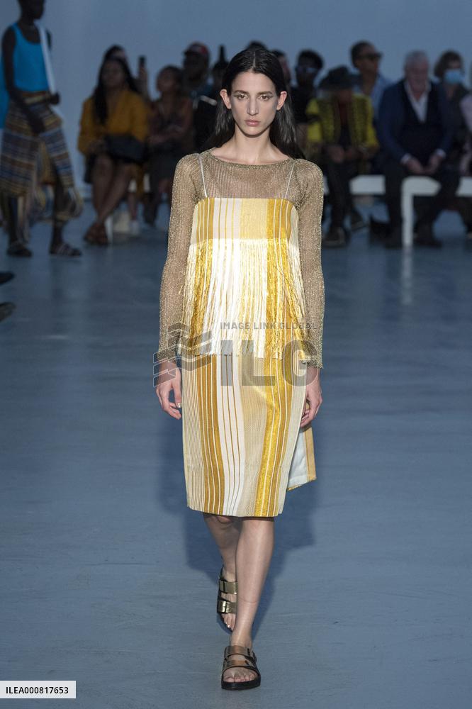 PFW - Kenneth Ize Runway