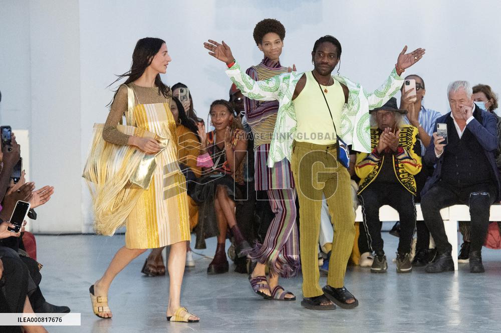 PFW - Kenneth Ize Runway