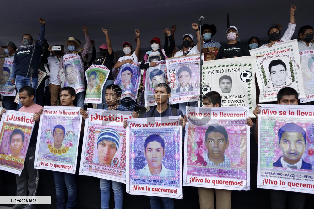 March For 43 Students Killed Seven Years Ago - Mexico
