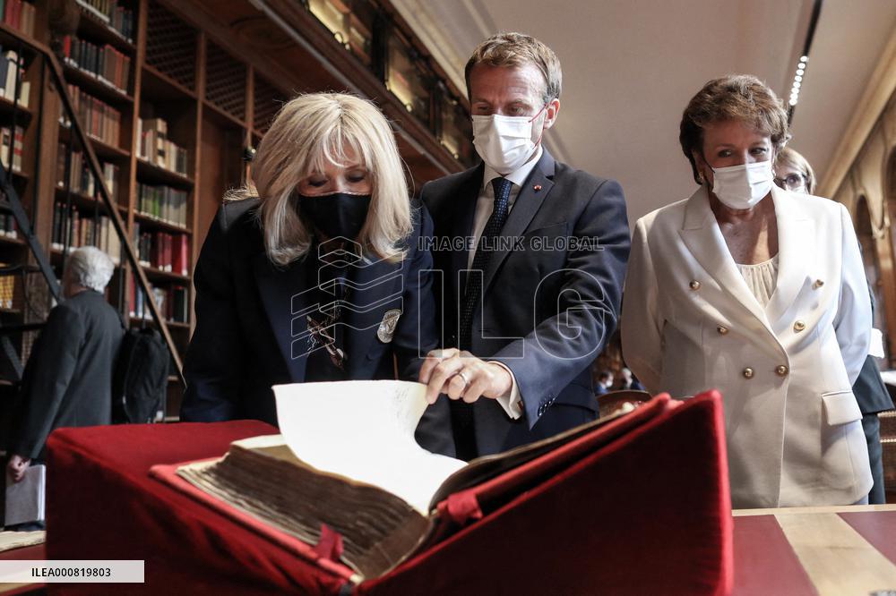 President Macron Visits The Richelieu Site, Historic Cradle Of The BnF - Paris