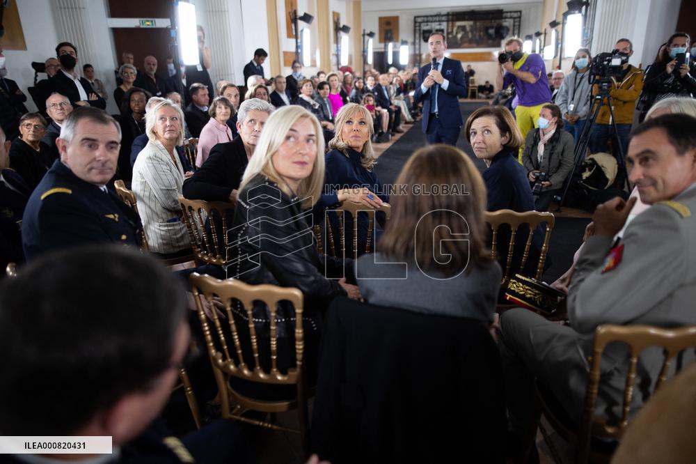 Fashion show for civilian amputees - Paris