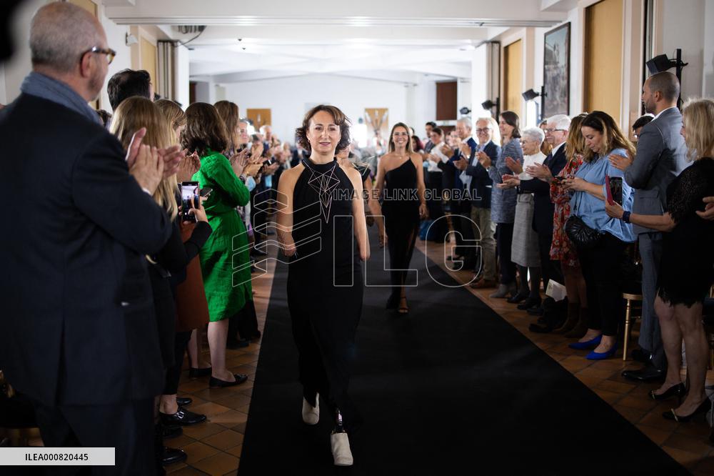Fashion show for civilian amputees - Paris