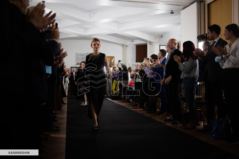 Fashion show for civilian amputees - Paris