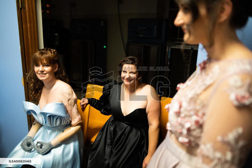 Fashion show for civilian amputees - Paris