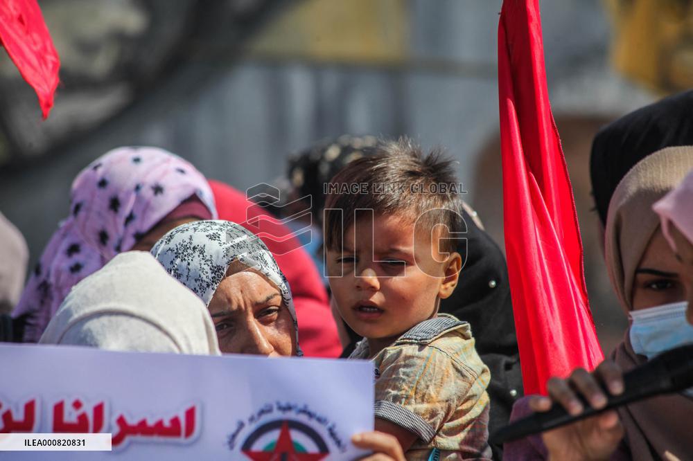 Women In Solidarity With The Prisoner Anhar Al-Deek - Gaza