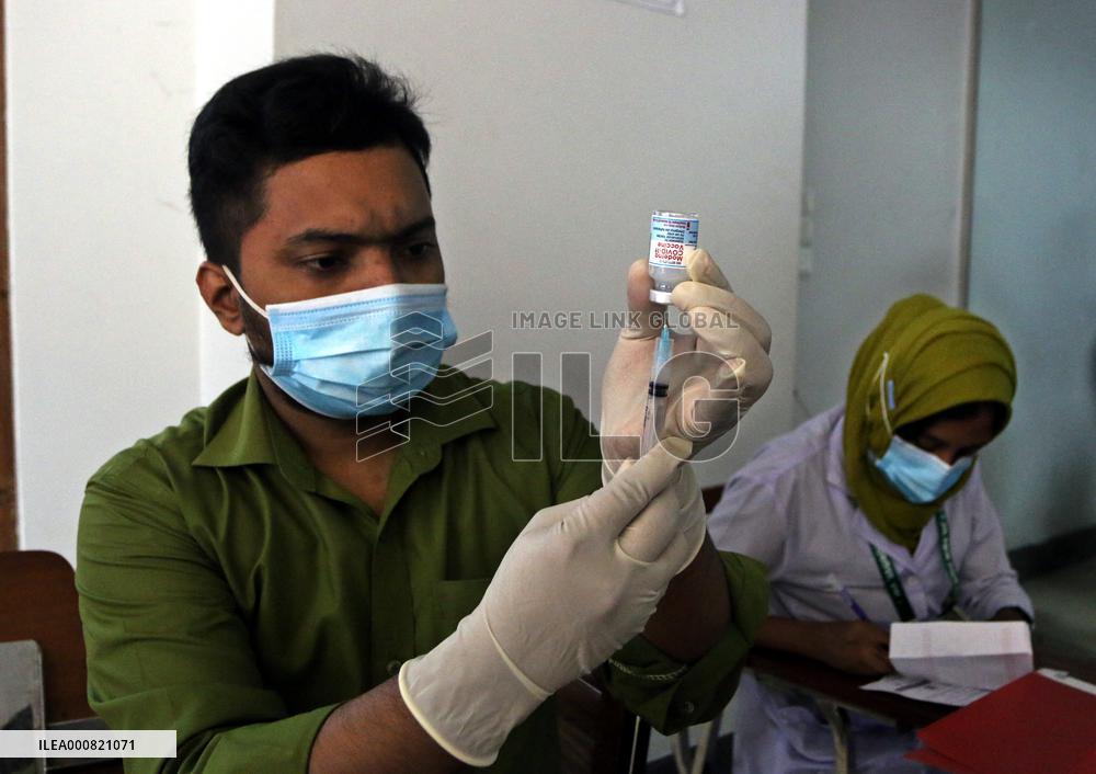 Second dose of moderna vaccination in Dhaka