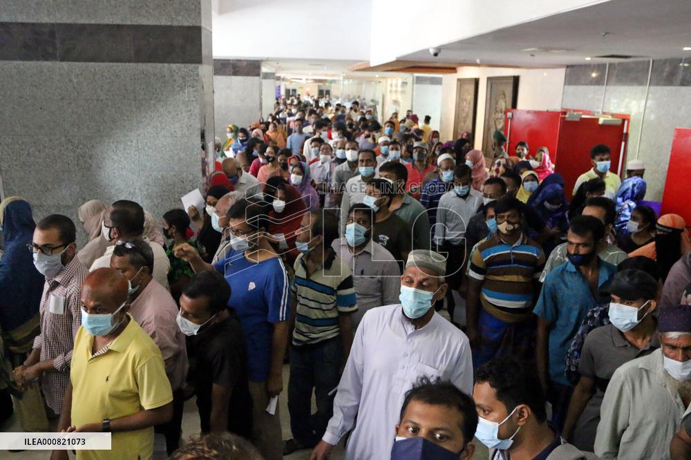 Second dose of moderna vaccination in Dhaka
