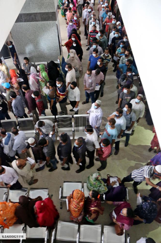 Second dose of moderna vaccination in Dhaka