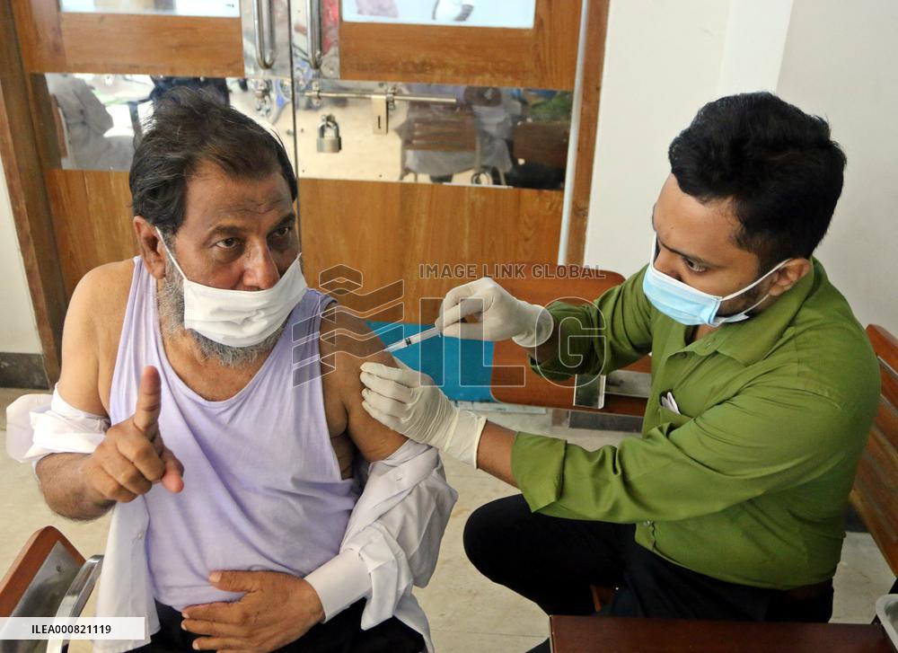 Second dose of moderna vaccination in Dhaka