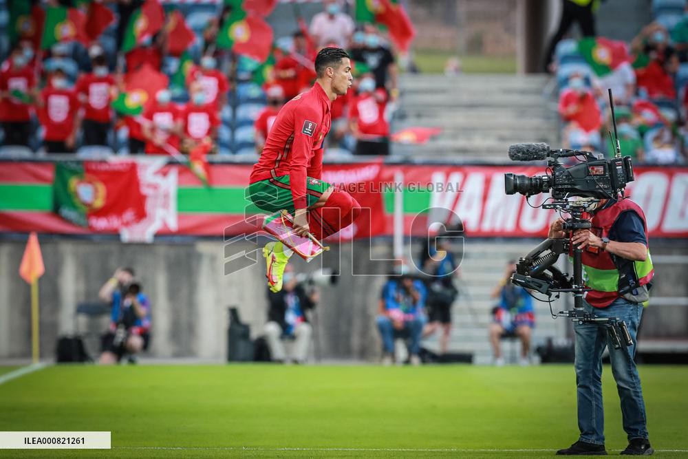 Cristiano Ronaldo Breaks International Goal Record