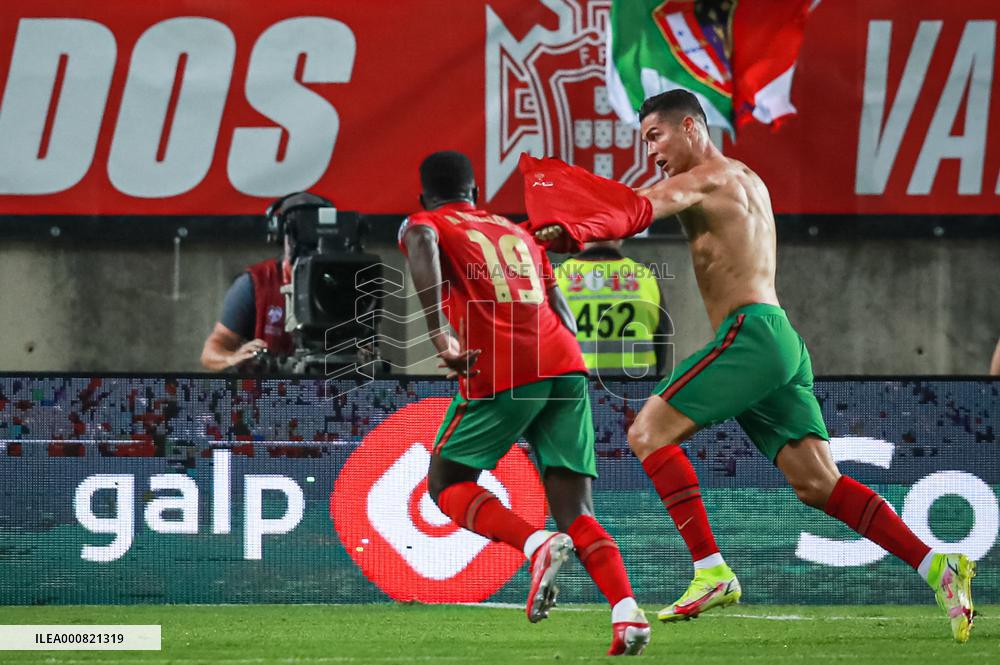 Cristiano Ronaldo Breaks International Goal Record