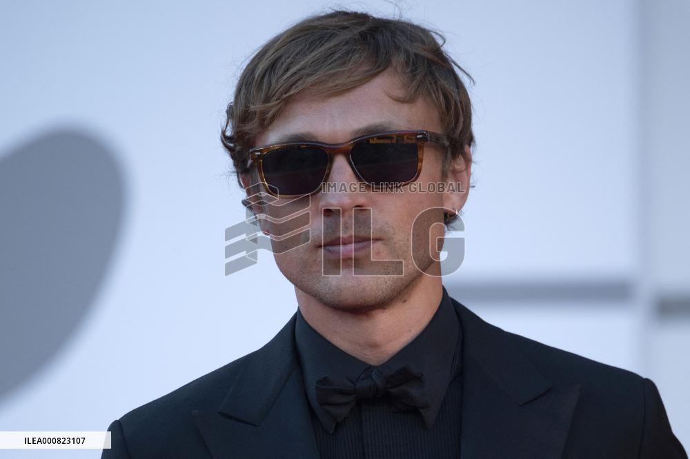 Venice - E Stata La Mano Di Dio Premiere AM