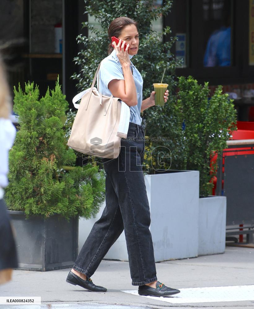 Katie Holmes out in New York