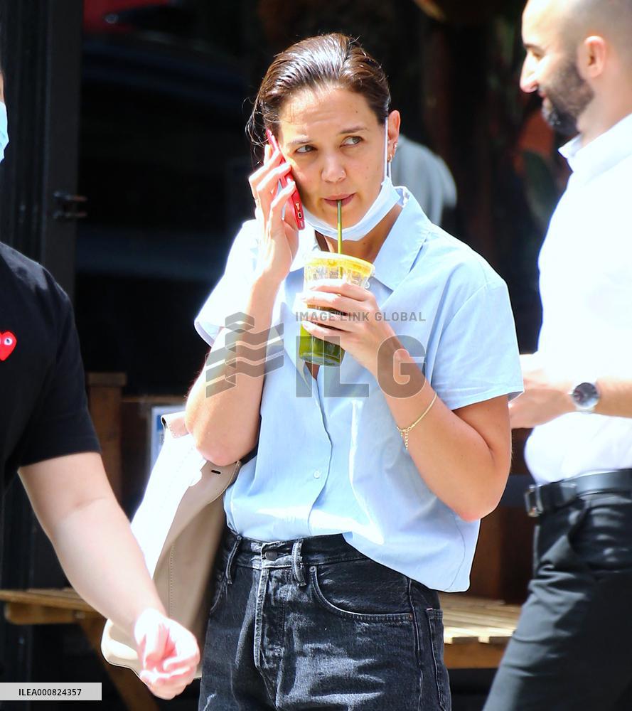 Katie Holmes out in New York