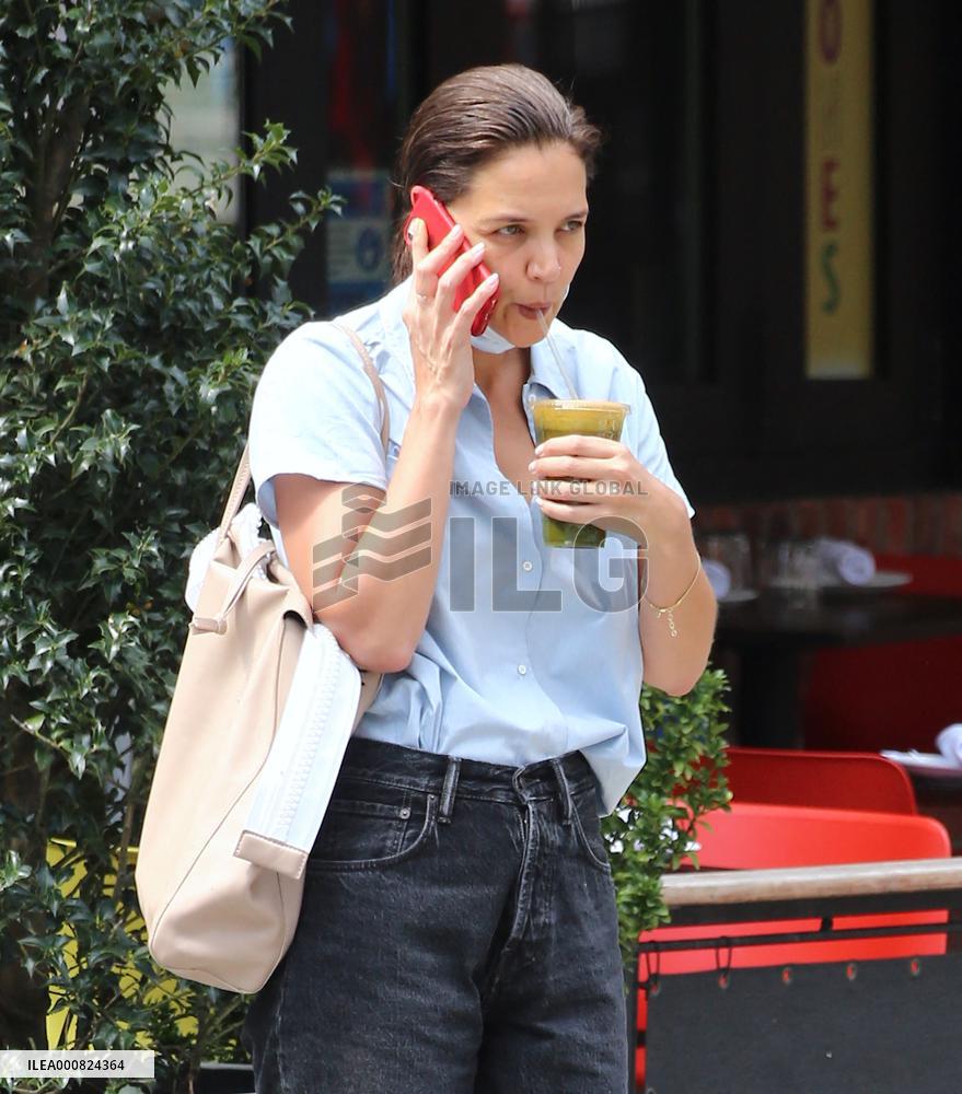 Katie Holmes out in New York