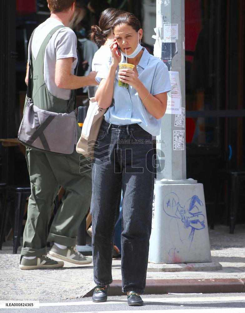 Katie Holmes out in New York