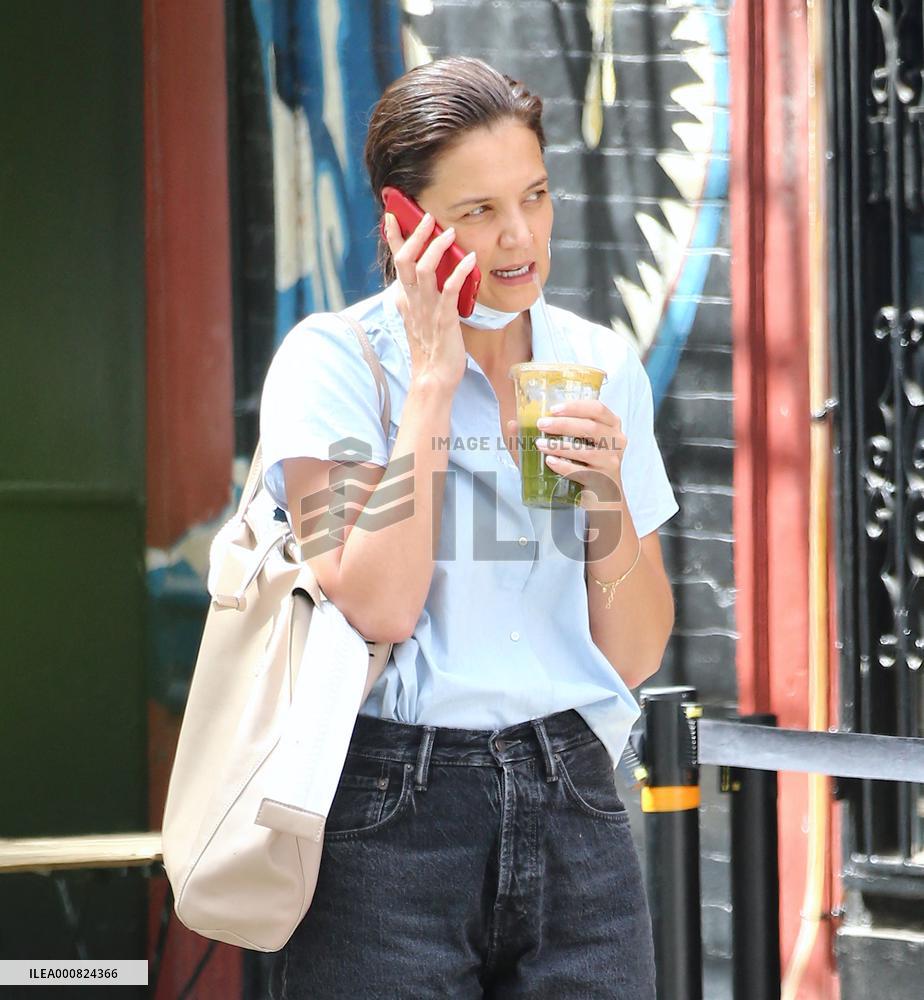 Katie Holmes out in New York