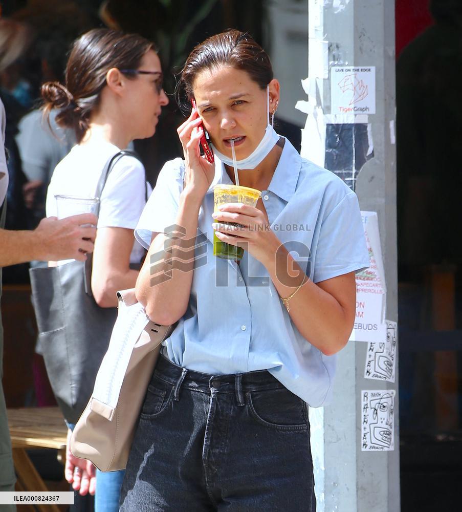 Katie Holmes out in New York