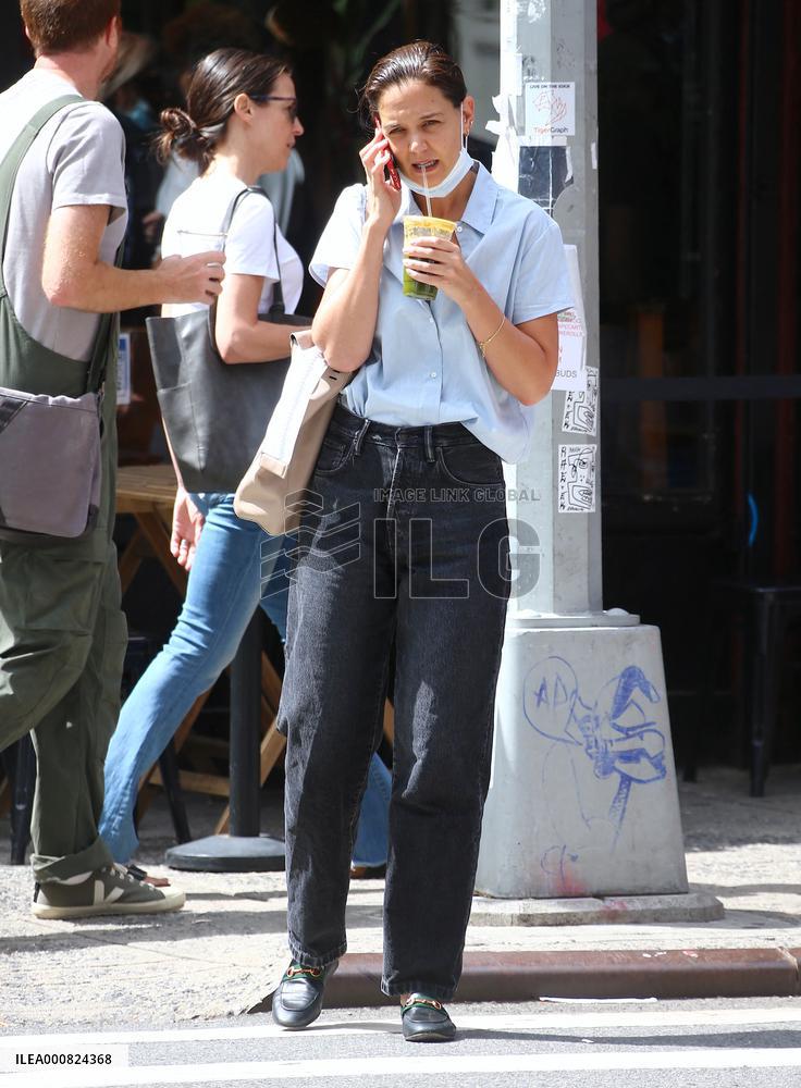 Katie Holmes out in New York