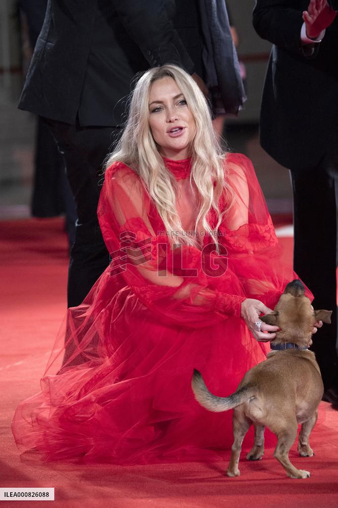 Venice - Mona Lisa And The Blood Moon Premiere AM