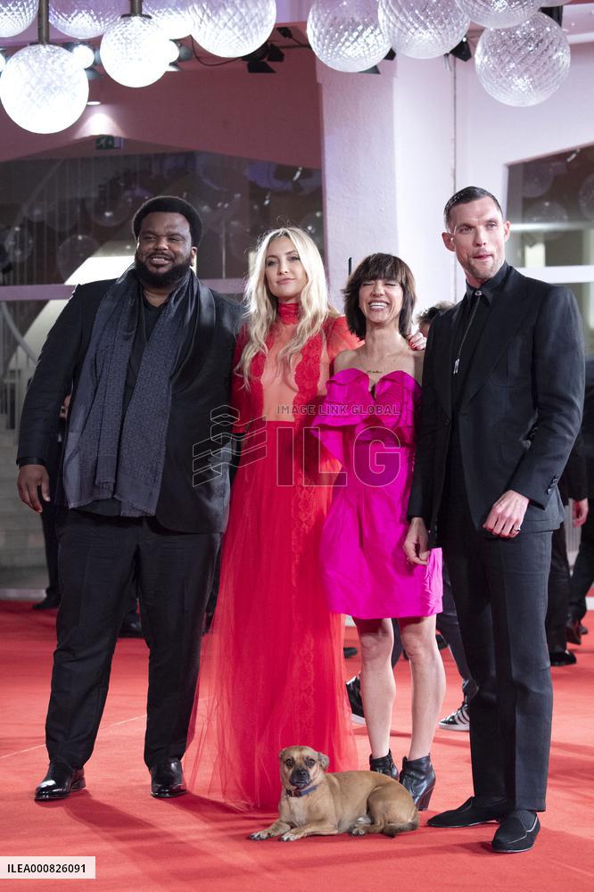 Venice - Mona Lisa And The Blood Moon Premiere AM