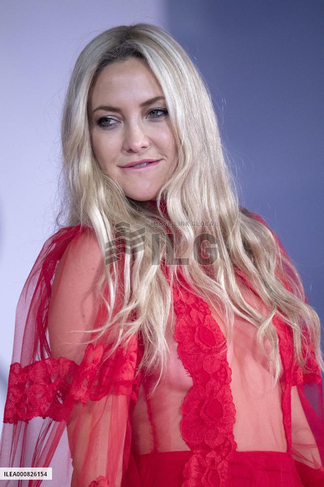 Venice - Mona Lisa And The Blood Moon Premiere AM