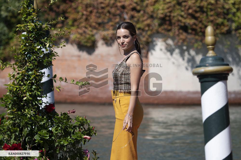 Venice - Arrivals Aurora Ruffino AM
