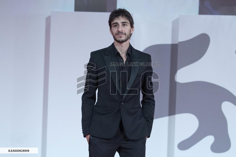 Venice - Les Choses Humaines Premiere AM