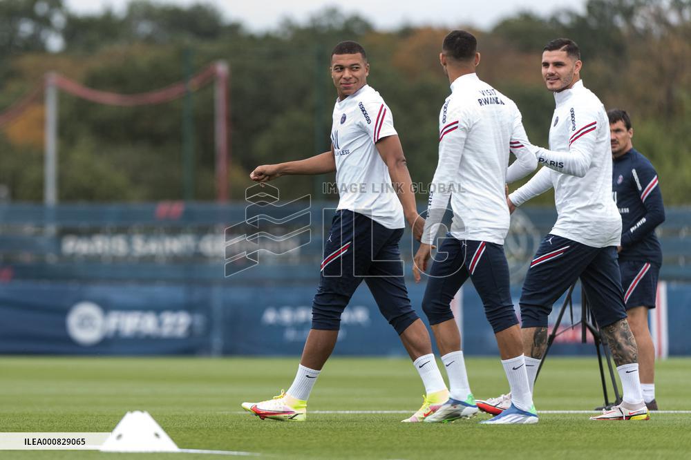 PSG Training Session - Saint Germain en Laye