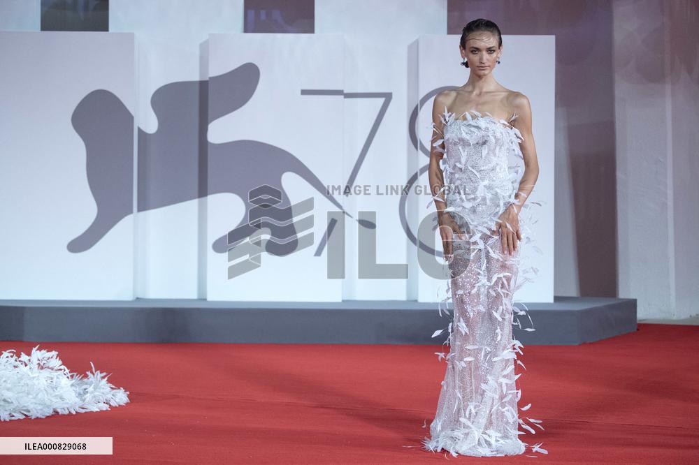 Venice - Les Choses Humaines Premiere AM