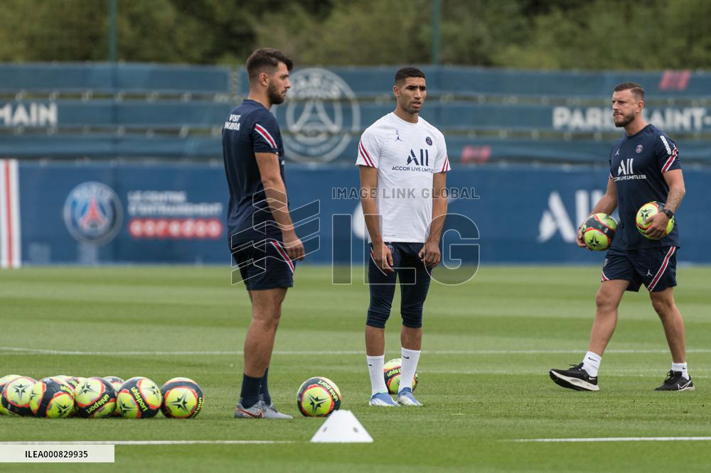 PSG Training Session - Saint Germain en Laye