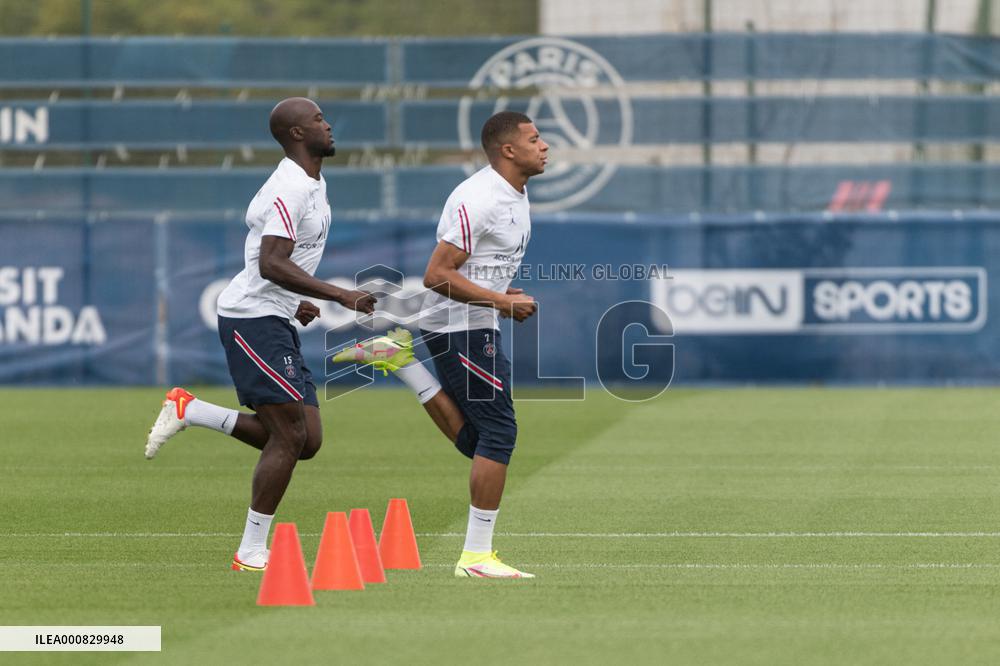 PSG Training Session - Saint Germain en Laye