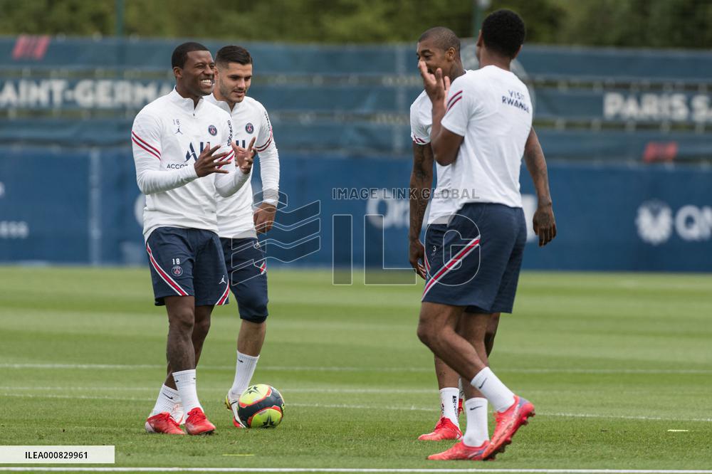 PSG Training Session - Saint Germain en Laye