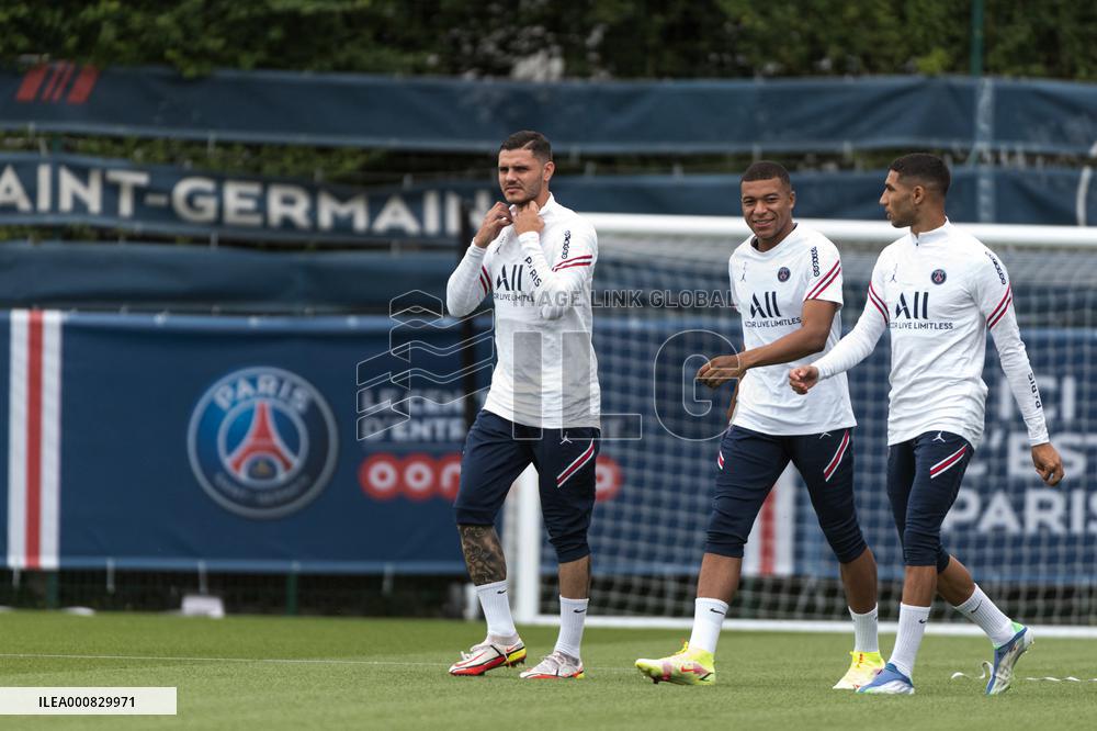 PSG Training Session - Saint Germain en Laye